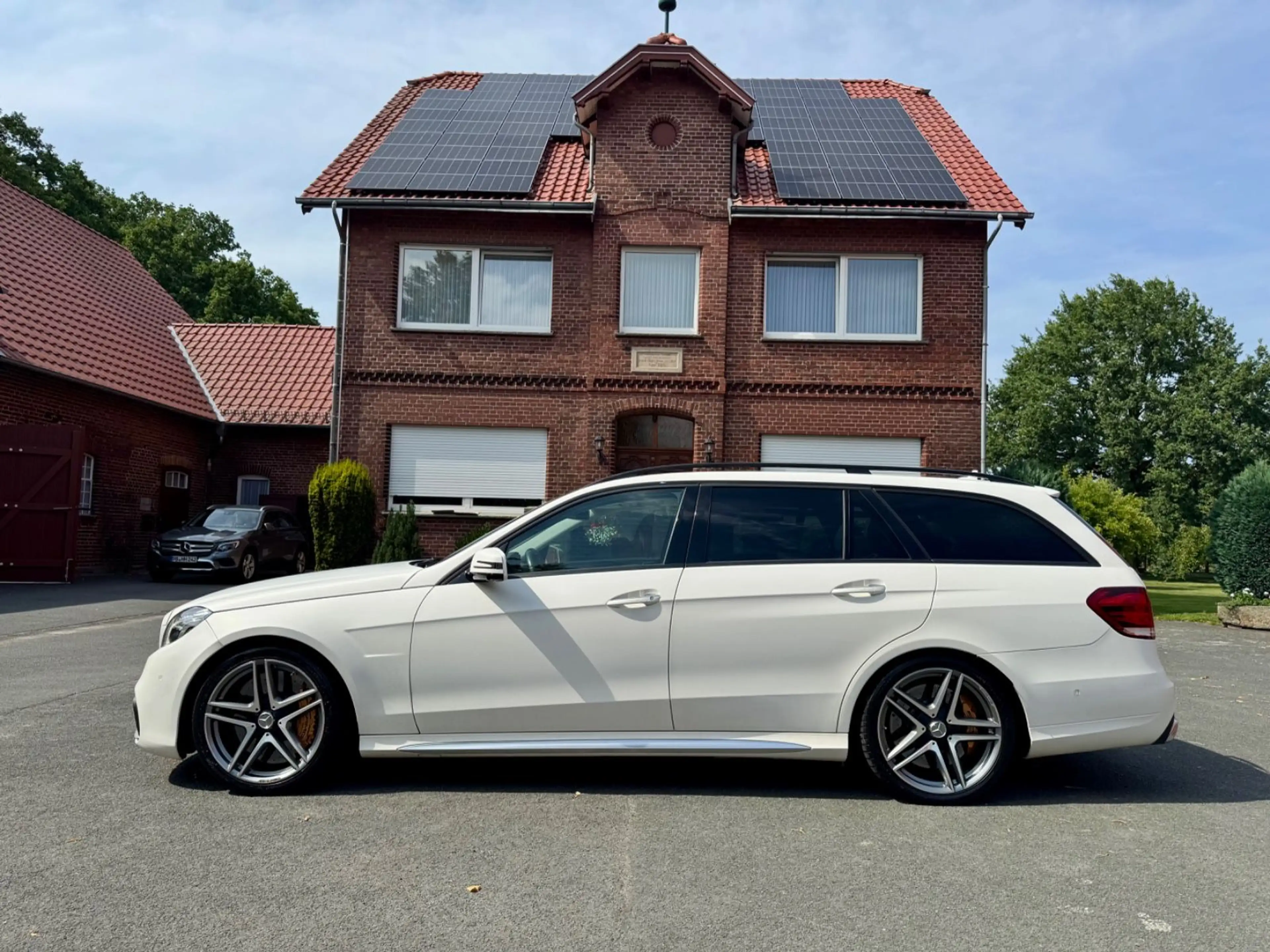 Mercedes-Benz E 63 AMG E 63 S AMG 4Matic Kombi *Deutsches Fahrz.* — photo 4