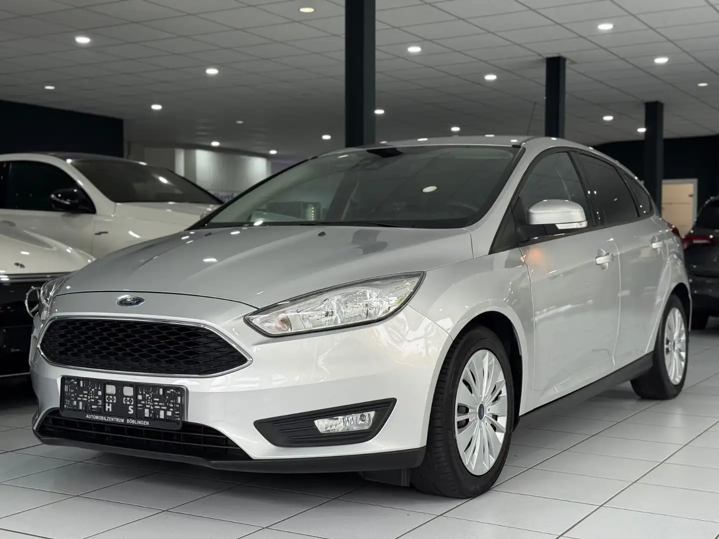 Ford Focus Lim.*AUTOMATIK*PARK-ASSIST*WINTER* Argent - 2