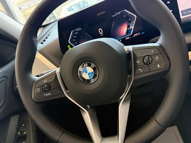 BMW 1 Series view 10