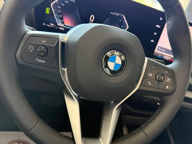 BMW 1 Series view 11