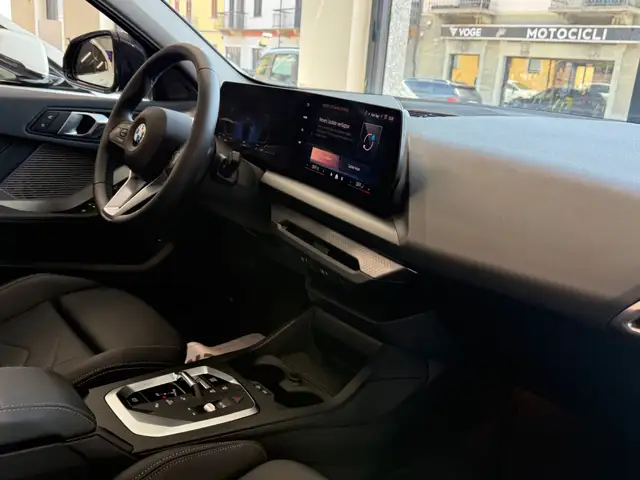BMW 1 Series view 6