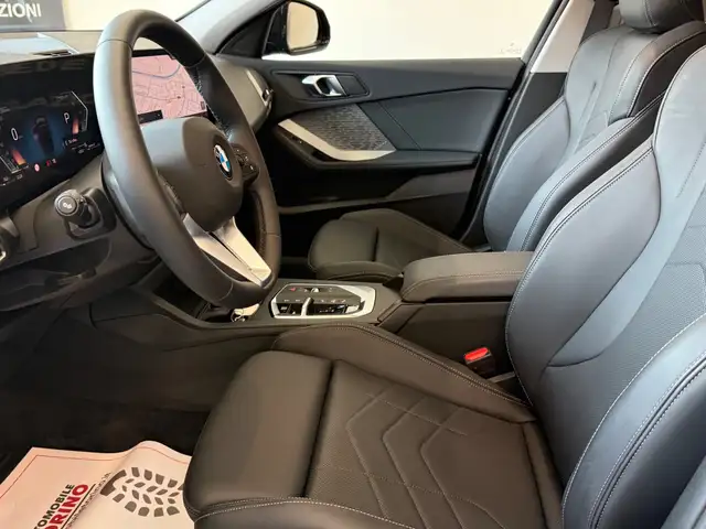 BMW 1 Series view 21