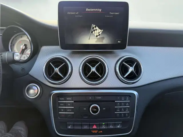 Mercedes-Benz Cla view 14