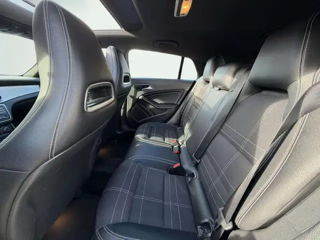 Mercedes-Benz Cla view 12