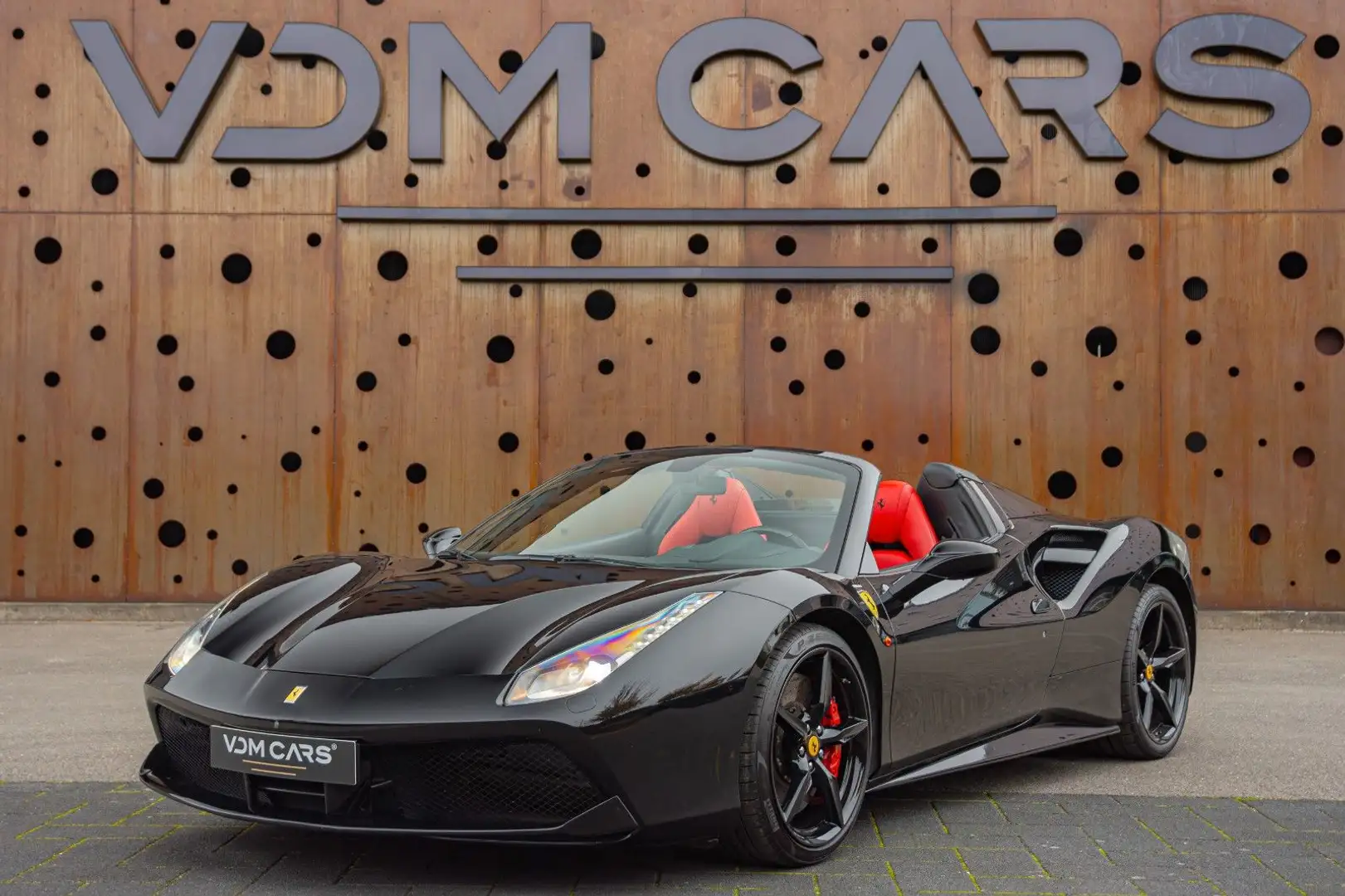 Ferrari 488 *NEW SERVICE*NEW POWER*CAMERA*LEATHER Schwarz - 1
