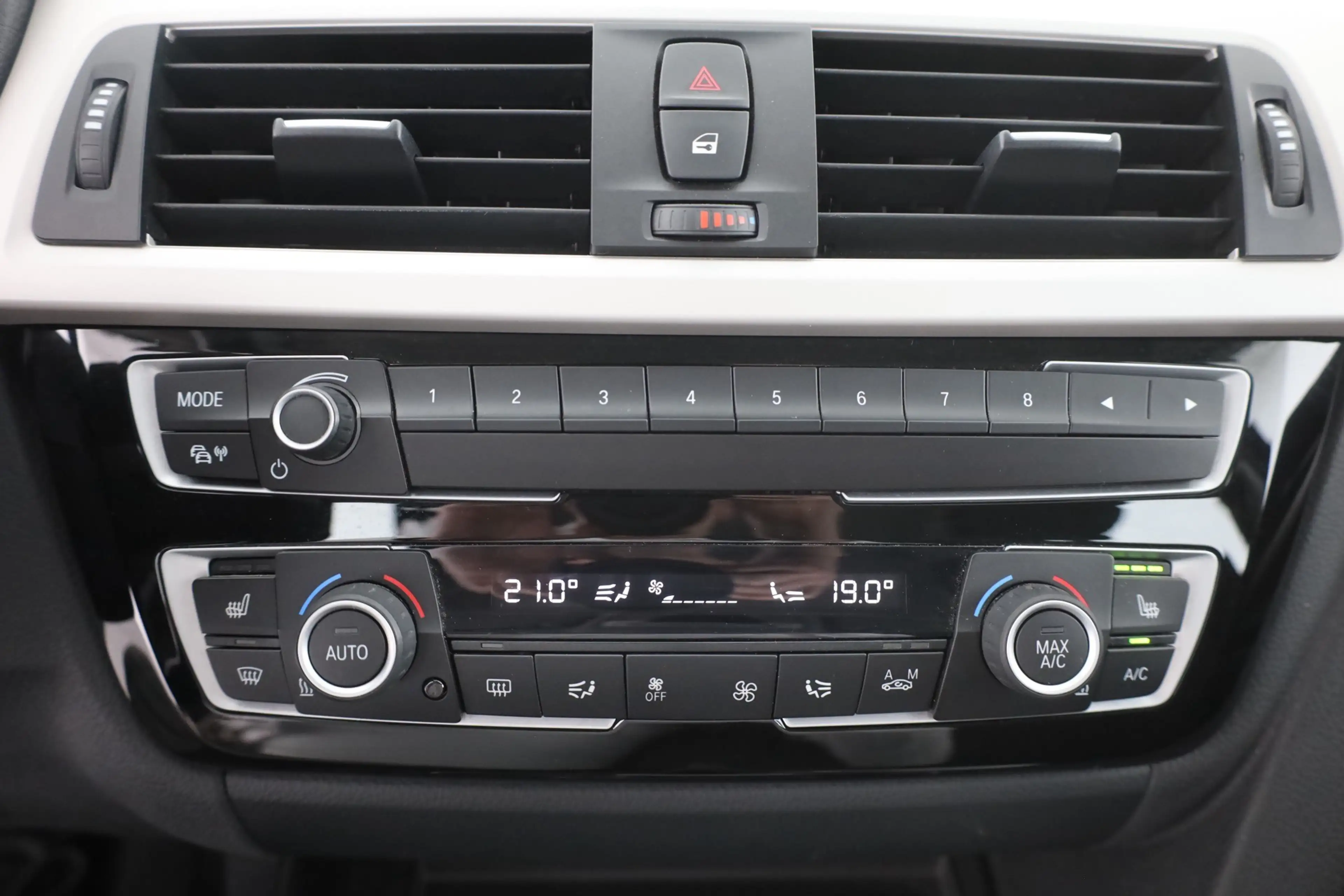 BMW 318 318d Touring LED Navi Sitzheizung PDC USB — photo 12