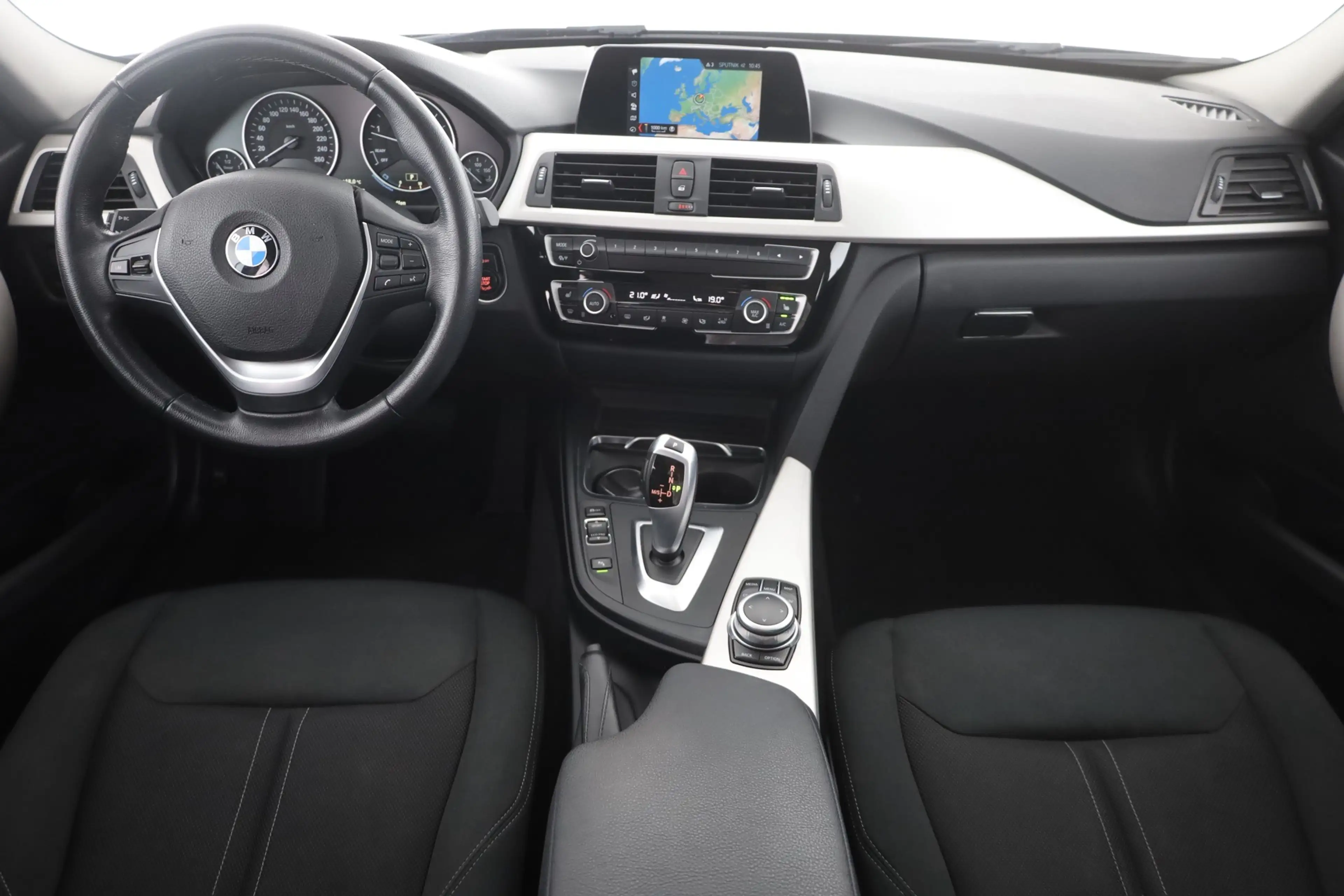 BMW 318 318d Touring LED Navi Sitzheizung PDC USB — photo 9