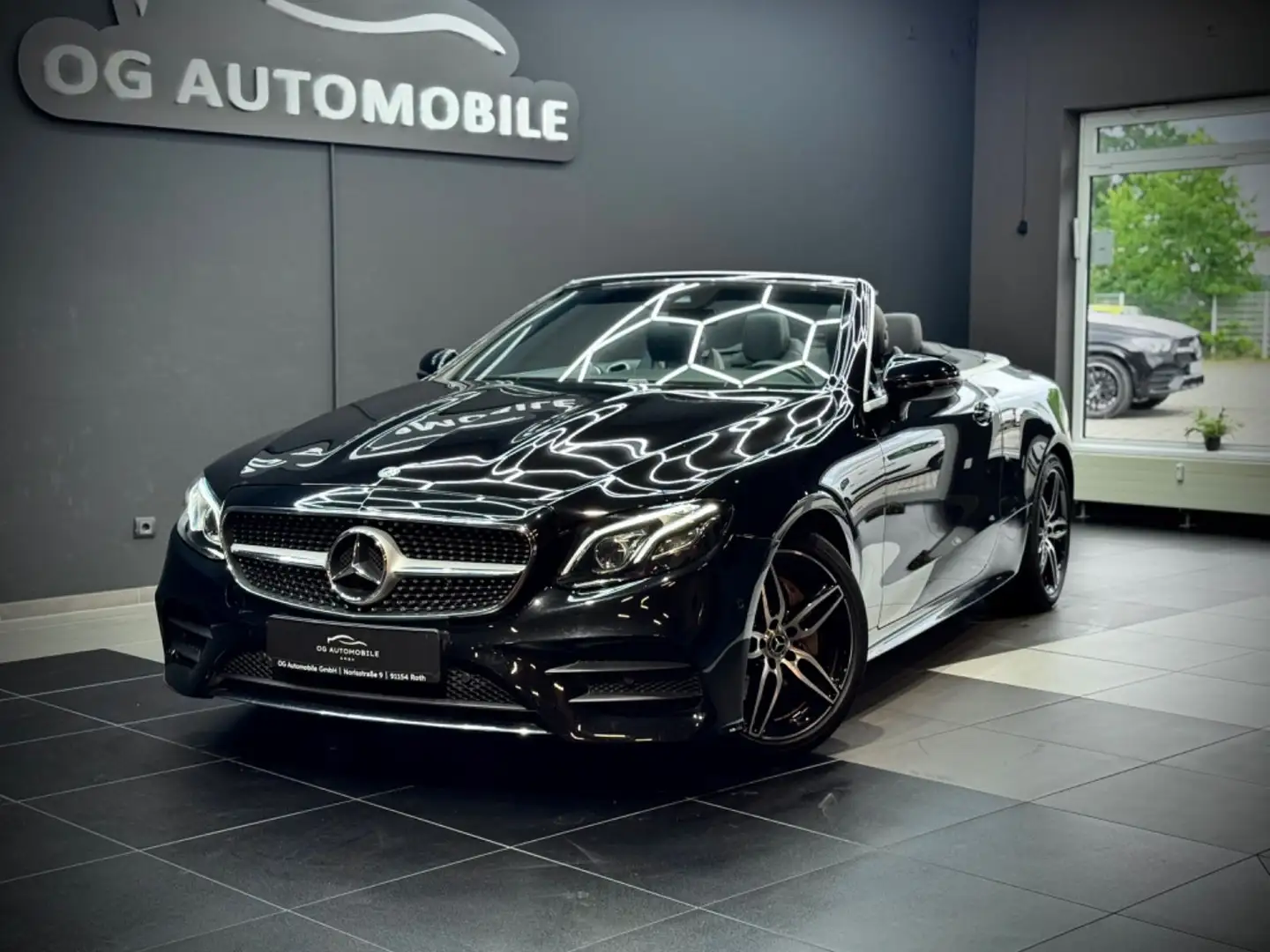 Mercedes-Benz E 200 Cabrio AMG*BURMESTER*CAMERA*AIRSCARF*WIDE Zwart - 1