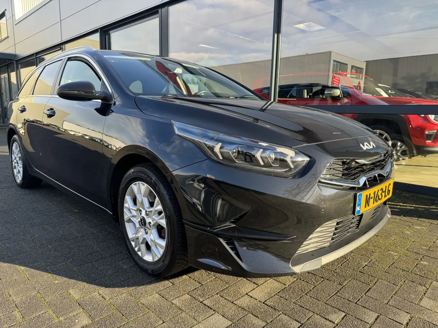 Kia Ceed SW / cee'd SW Sportswagon 1.5 T-GDi MHEV DynamicPlusLine Automaa Zwart - 2