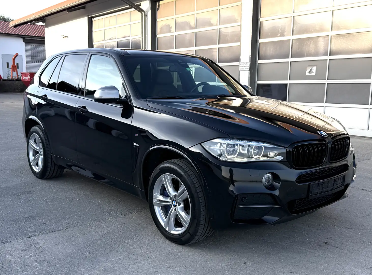 BMW X5 M M50 d Czarny - 1