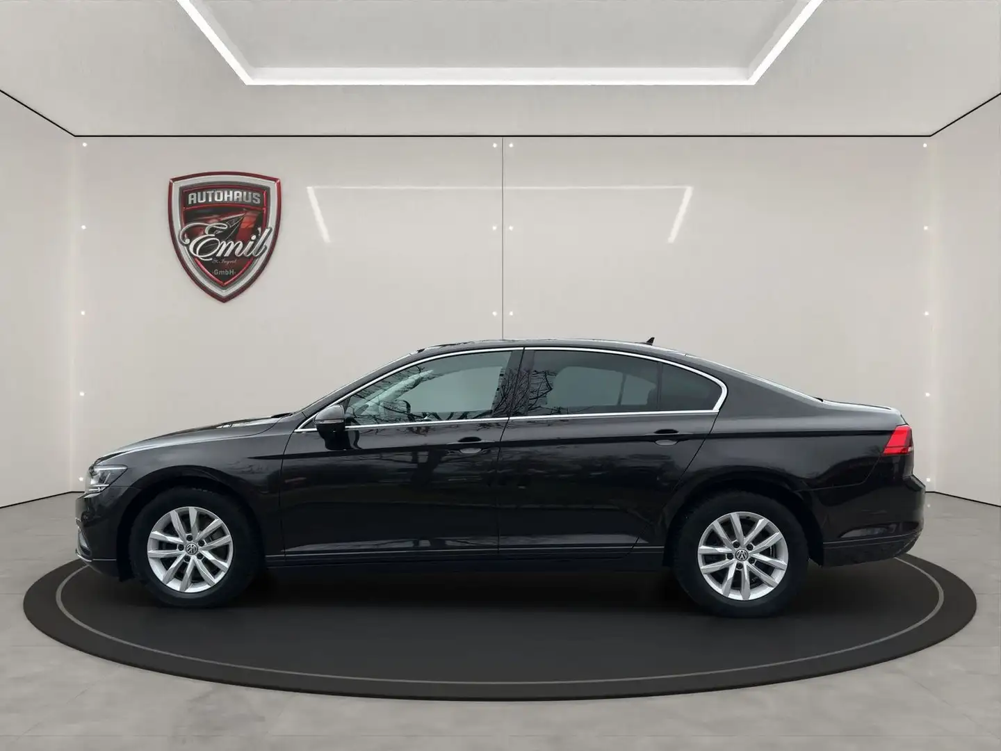 Volkswagen Passat Business smeđa - 2