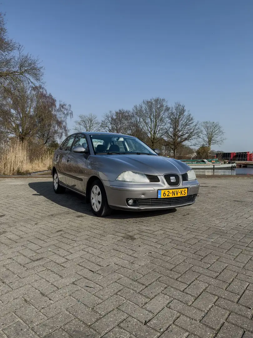 SEAT Cordoba 1.4-16V Signo Gris - 1