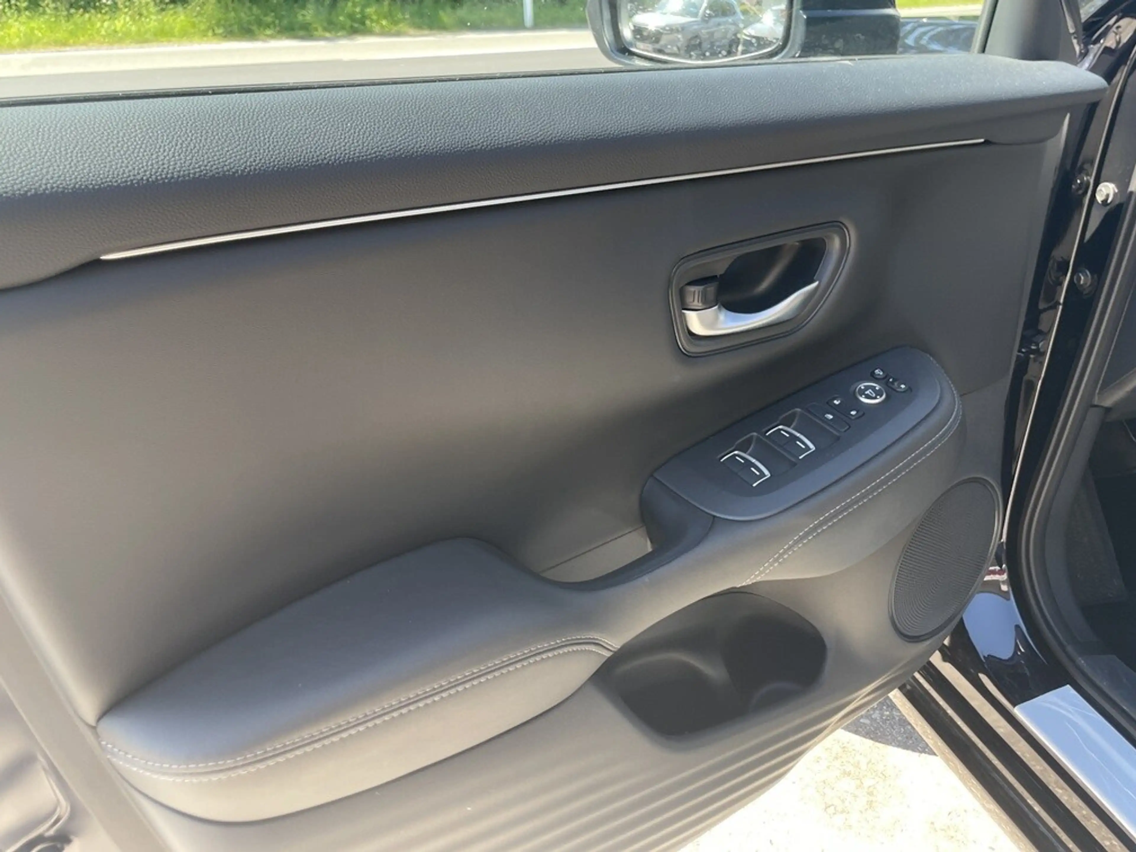Honda ZR-V 2,0 i-MMD Hybrid Sport Aut. — photo 9