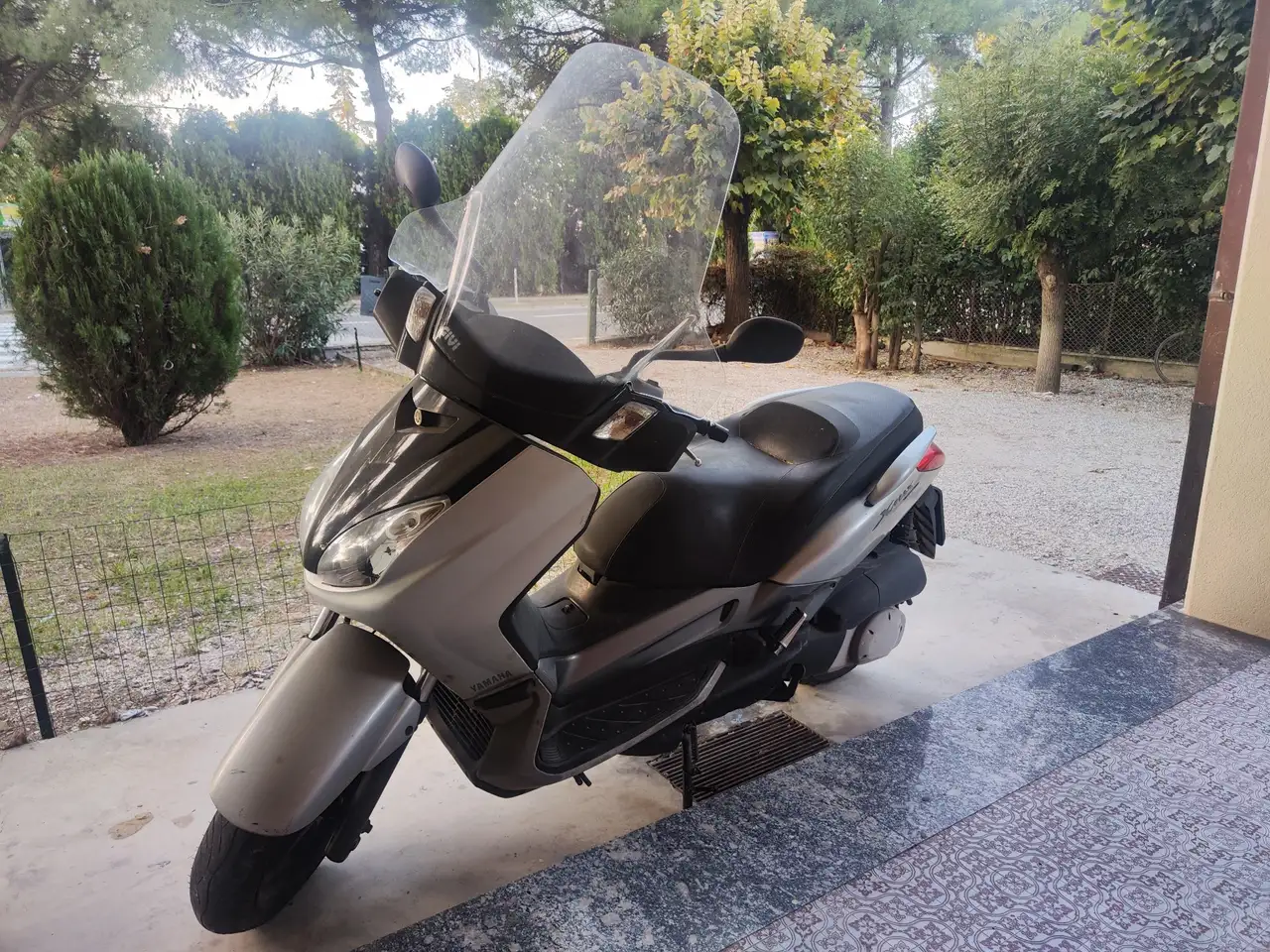 Yamaha X-Max 250