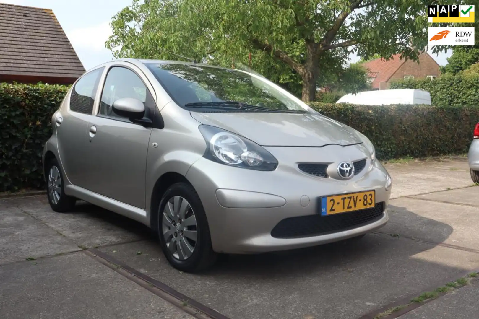 Toyota Aygo 155DKM | ZUINIG | ELEK-RAMEN | 5DRS |NIEW KOPPELIN Braun - 1