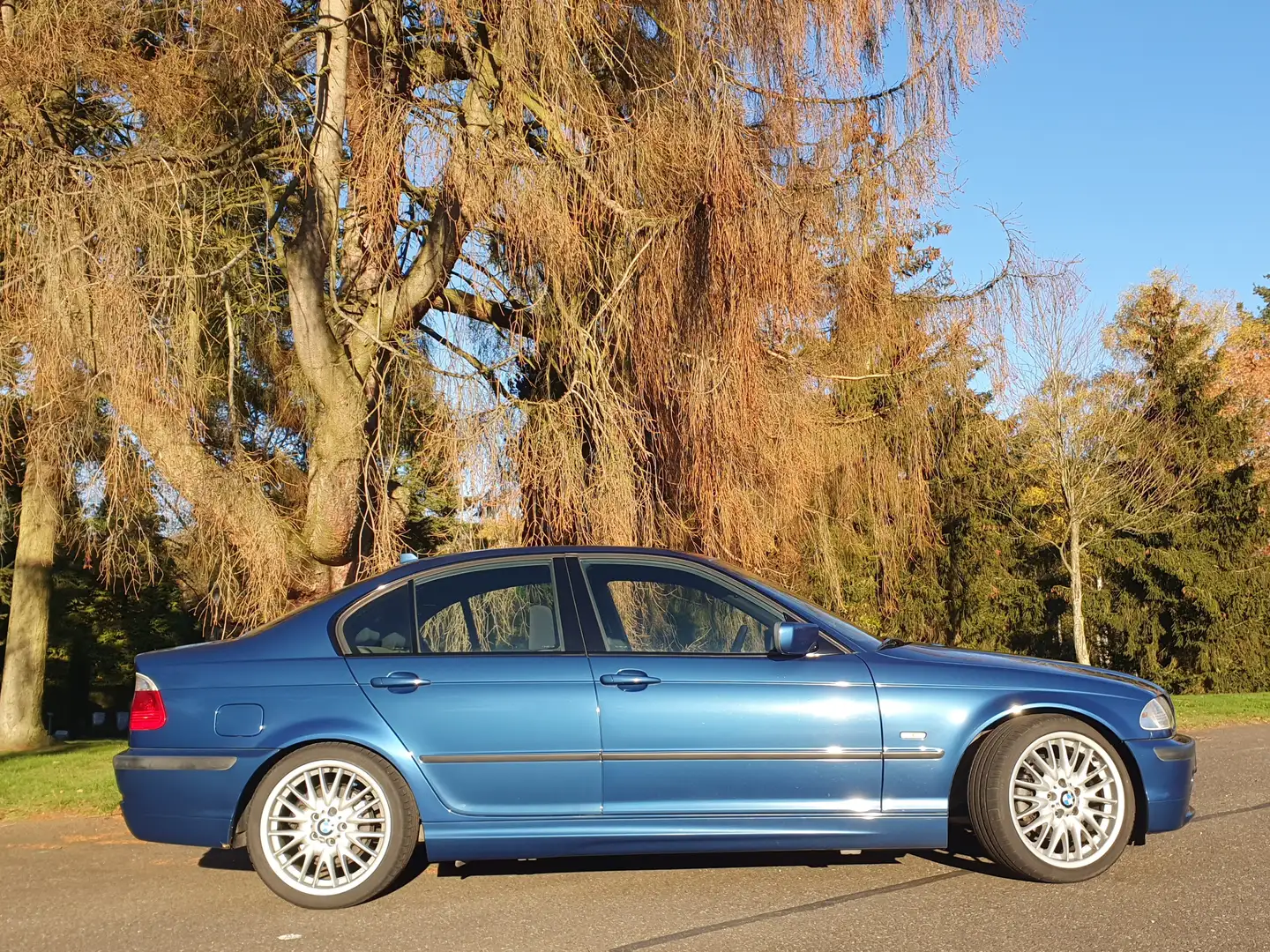 BMW 330 330 325i Executive Blauw - 1