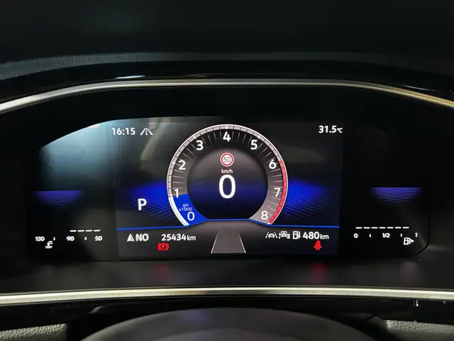 Volkswagen T-Roc view 15