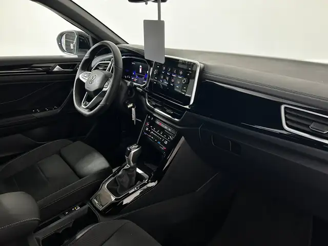 Volkswagen T-Roc view 14