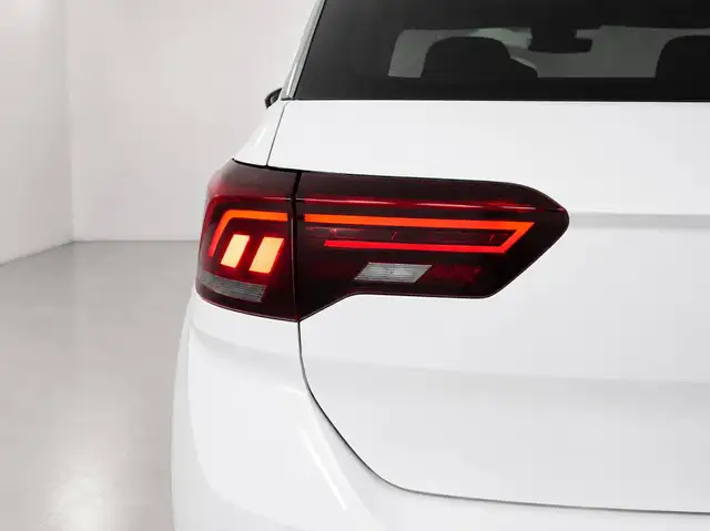 Volkswagen T-Roc view 6