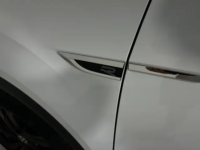 Volkswagen T-Roc view 7