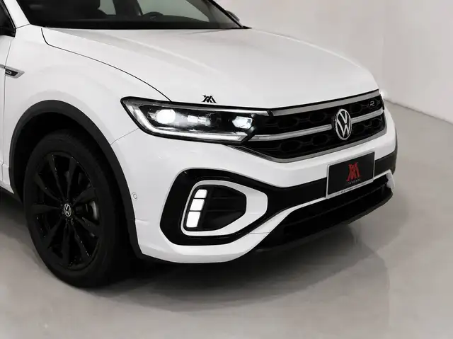 Volkswagen T-Roc view 4