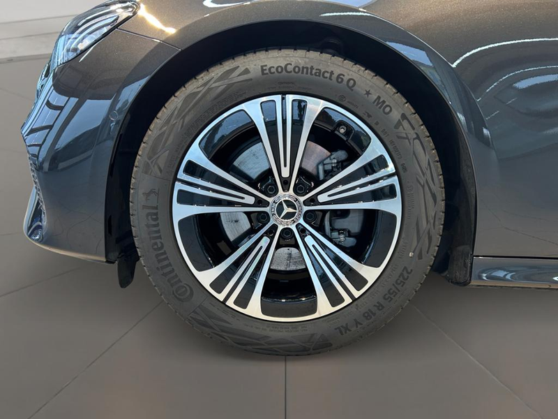 Mercedes-Benz E 200 Avantgarde Avantgarde+MBUX+AHK+Wide+Cam — photo 13