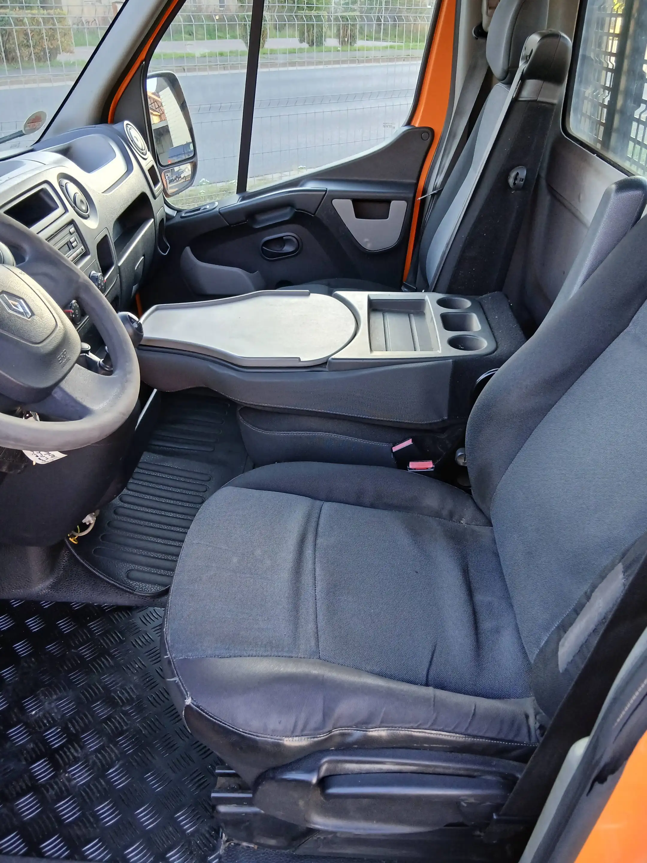Renault Master L2H1 3,5t — photo 14
