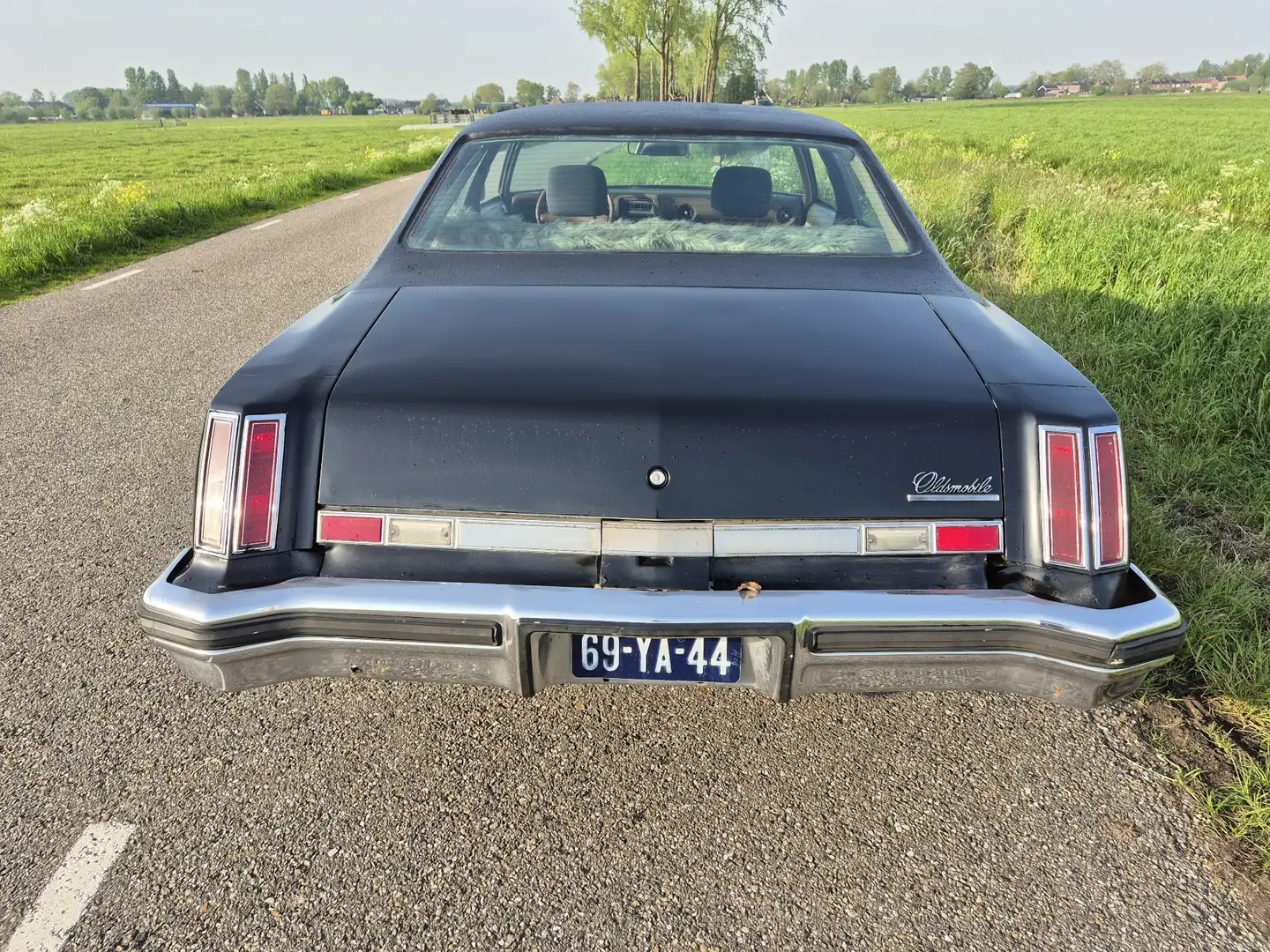 Oldsmobile Cutlass 5.7 V8 LPG Apk Vrij Noir - 2