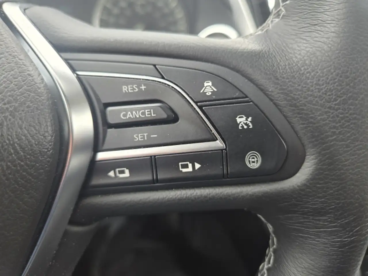 Infiniti Q50 снимка Infiniti Q50