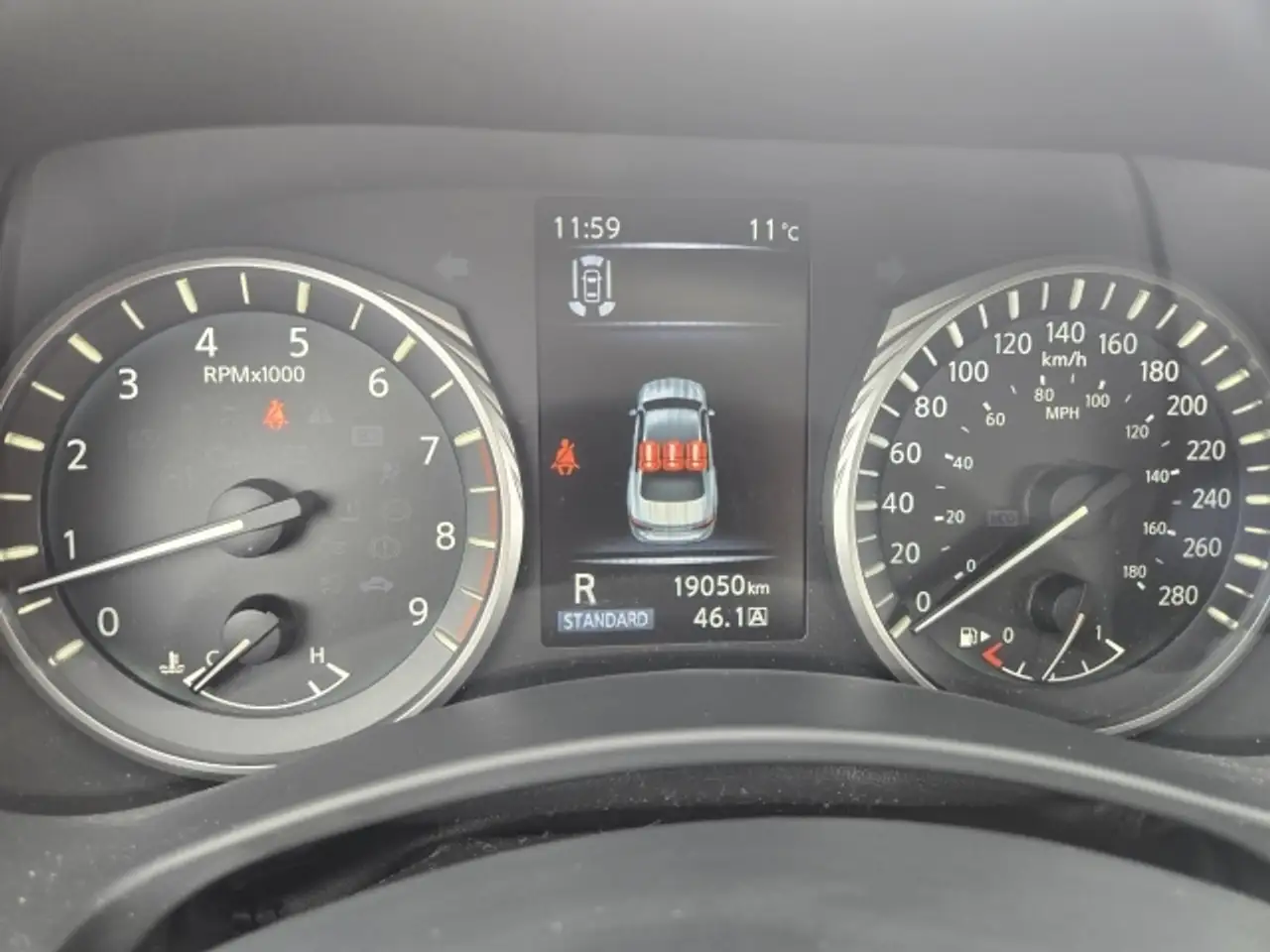 Infiniti Q50 снимка Infiniti Q50
