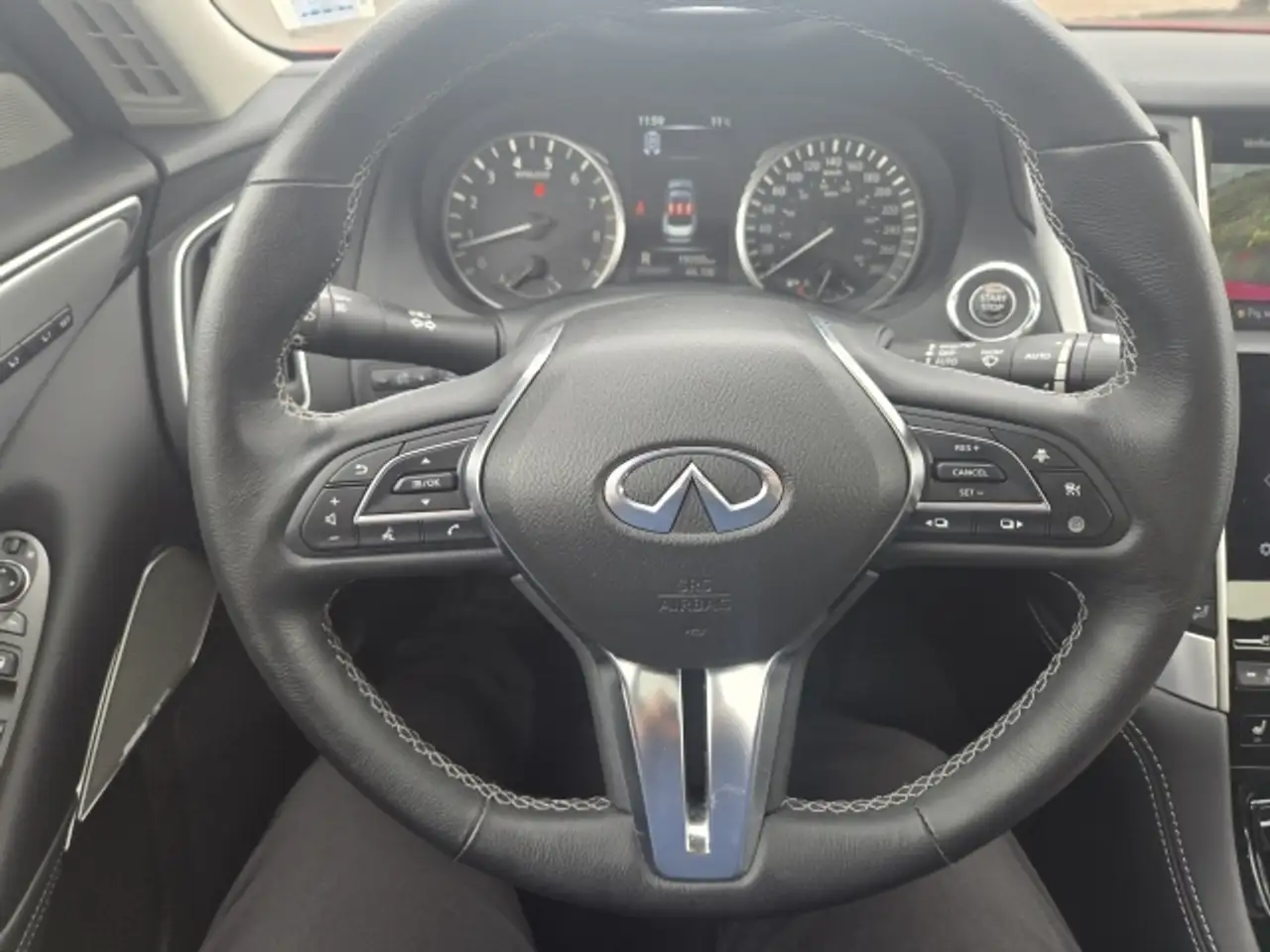 Infiniti Q50 снимка Infiniti Q50