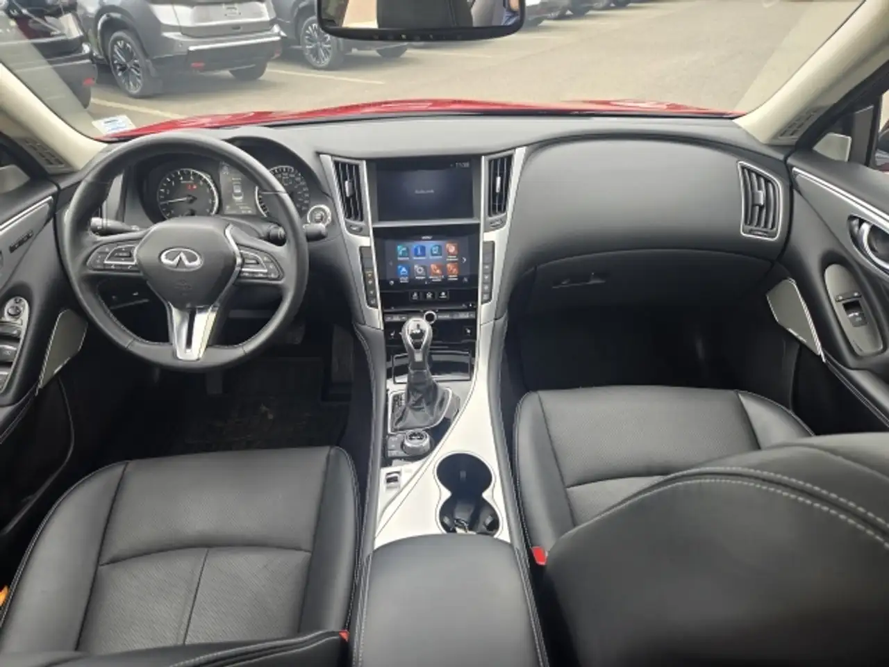 Infiniti Q50 снимка Infiniti Q50