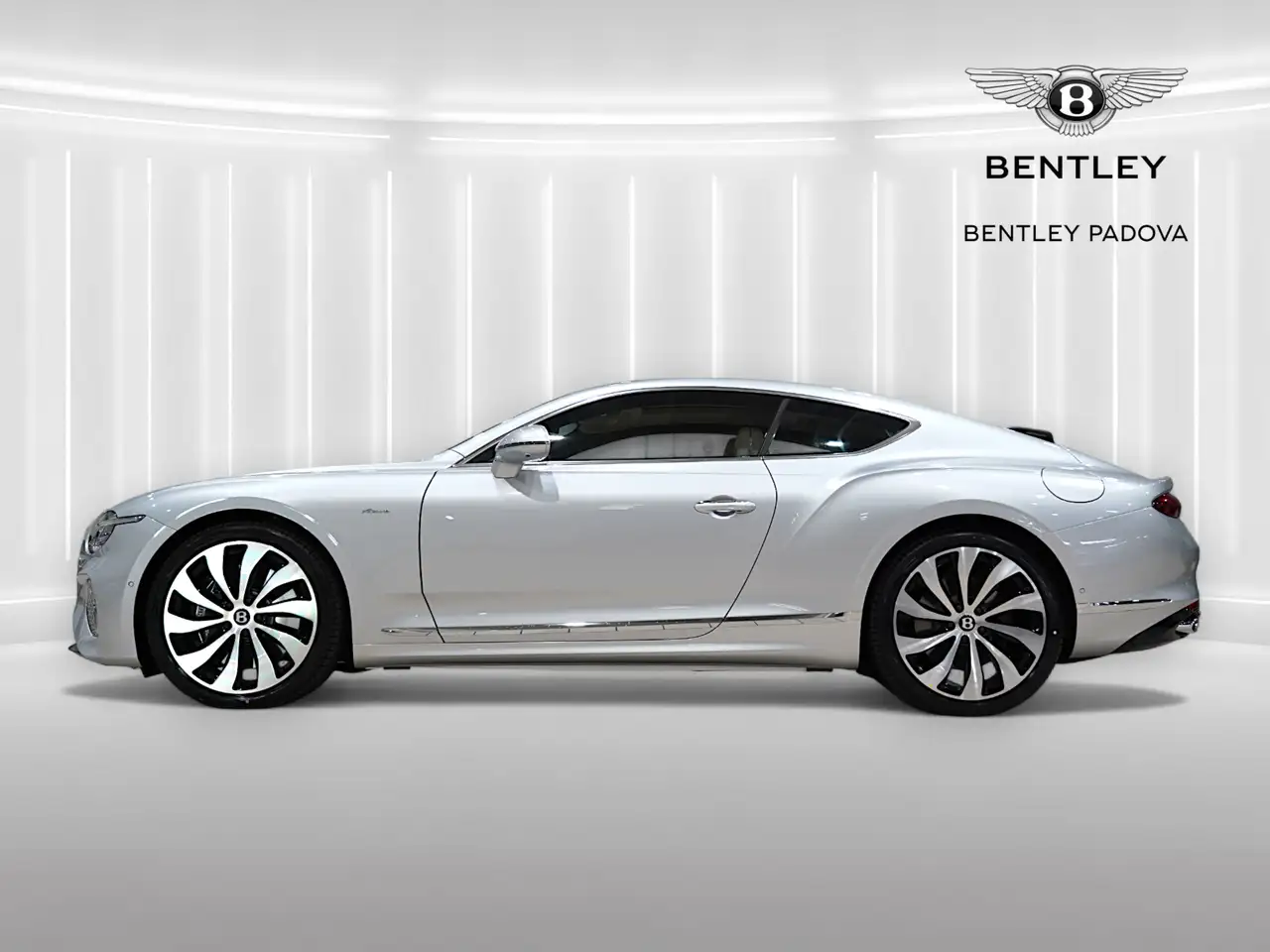 Bentley Continental GT 2026 — фото 7