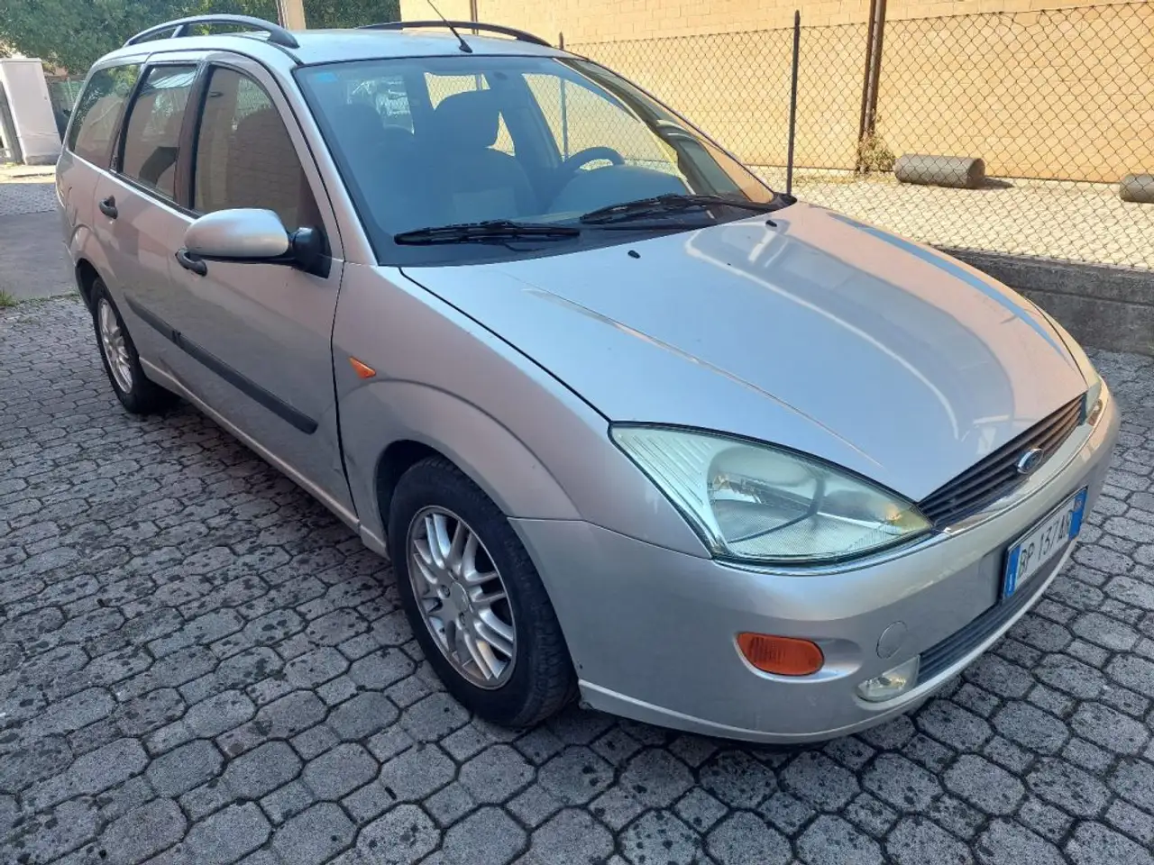 Ford Focus 1.8 TDDi cat SW Ghia, foto 2