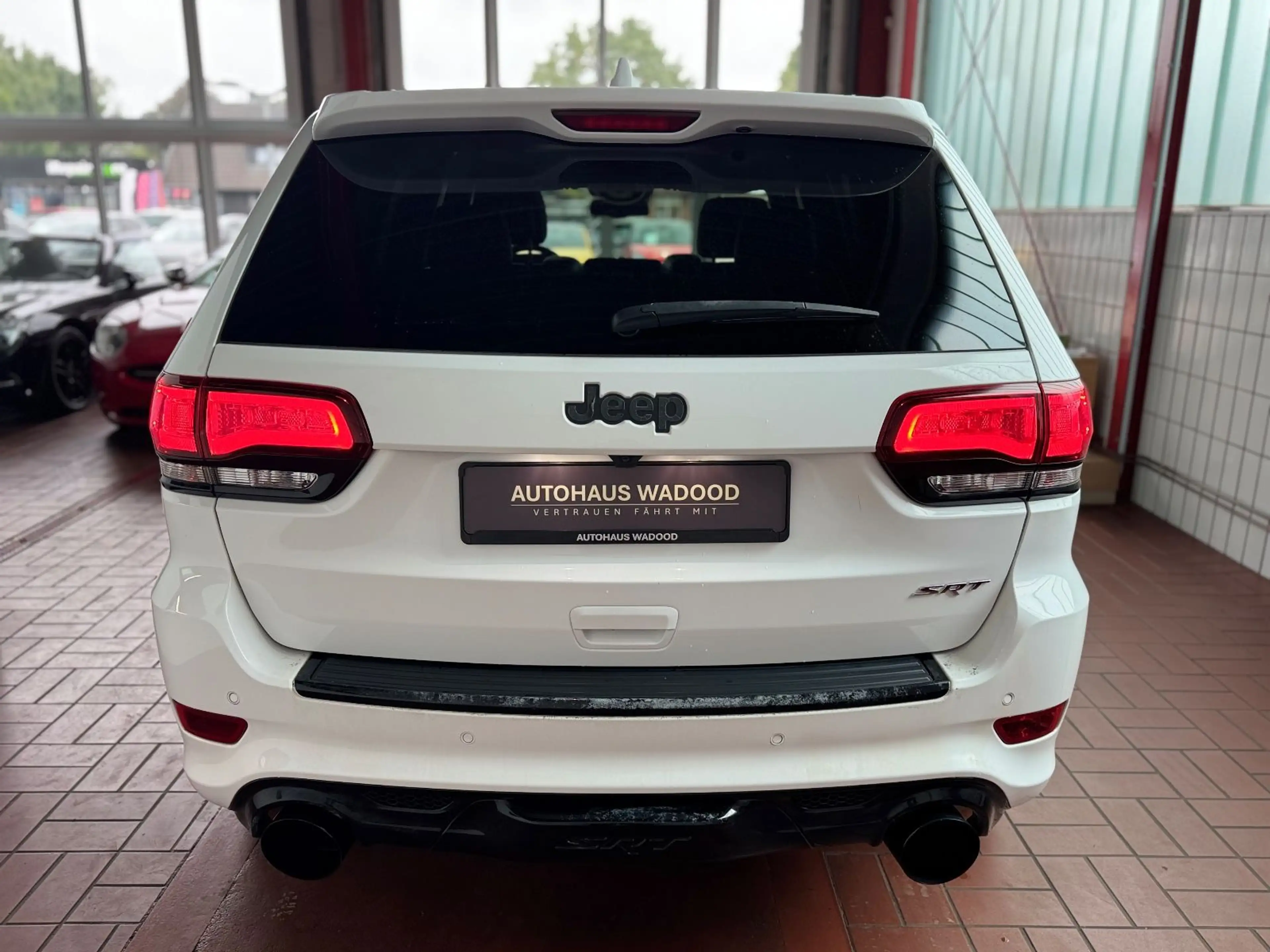 Jeep Grand Cherokee 6.4 V8 HEMI SRT/2.Hd/DVD/Kamera — photo 5