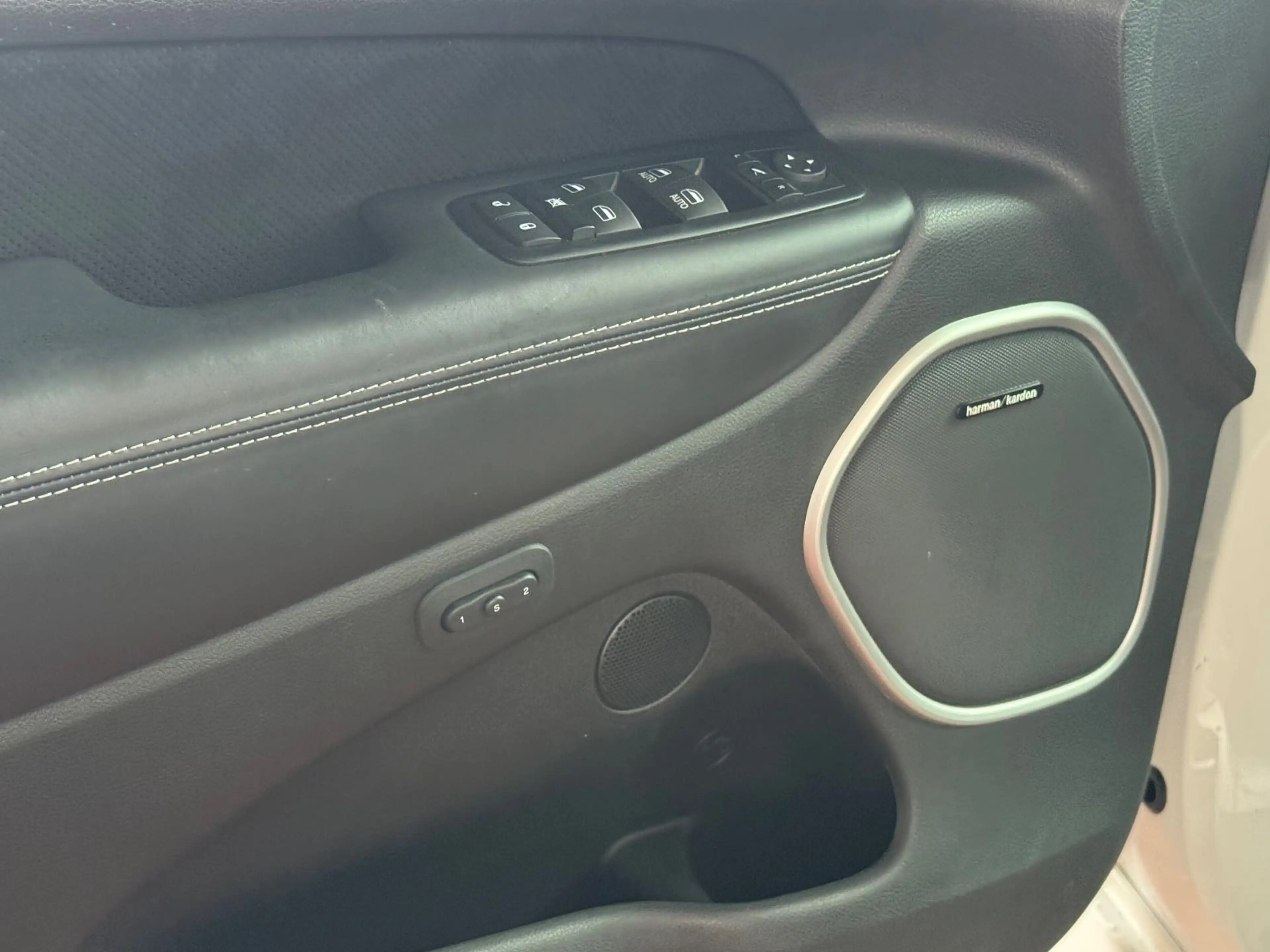 Jeep Grand Cherokee 6.4 V8 HEMI SRT/2.Hd/DVD/Kamera — photo 14