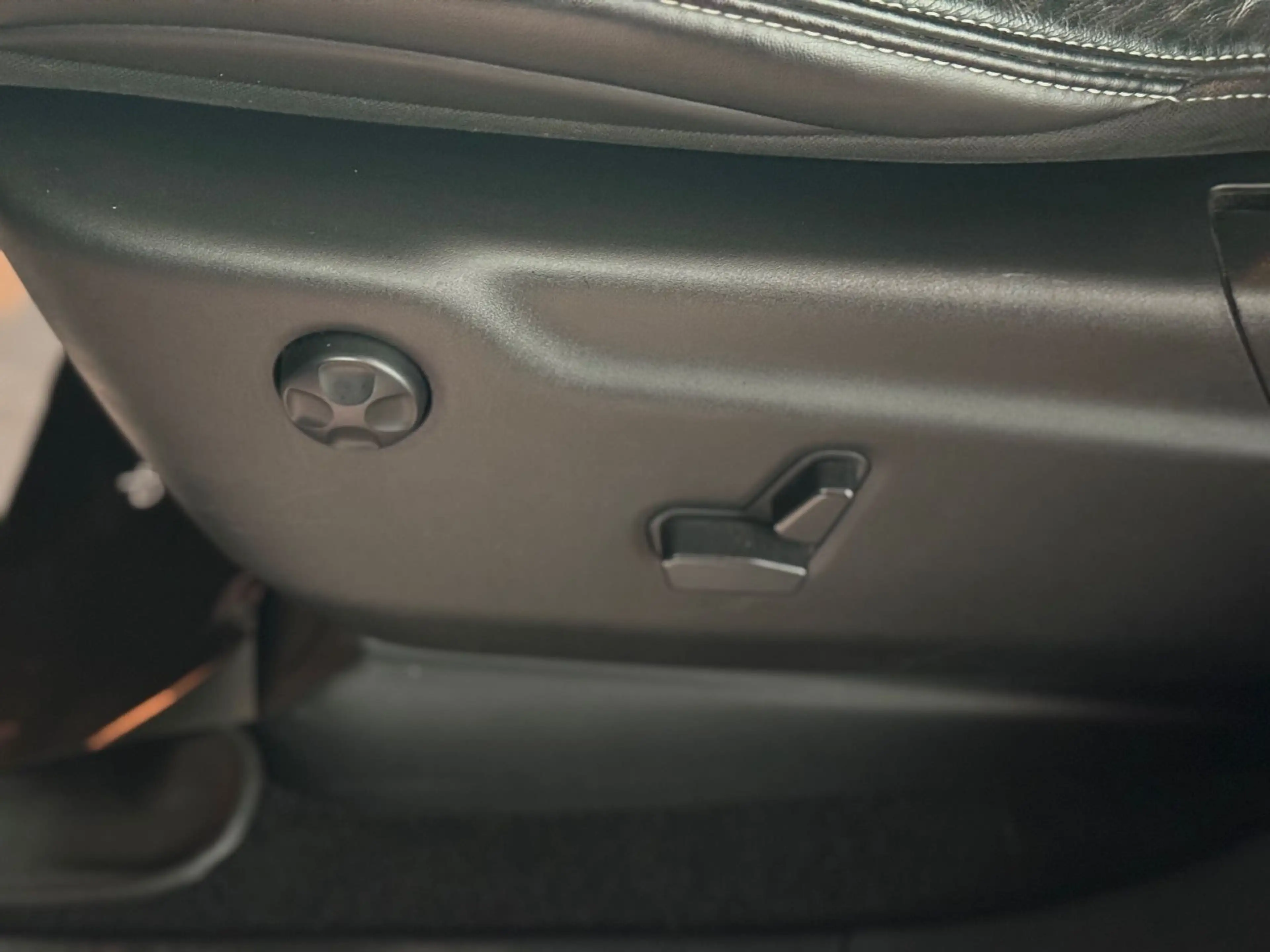 Jeep Grand Cherokee 6.4 V8 HEMI SRT/2.Hd/DVD/Kamera — photo 15