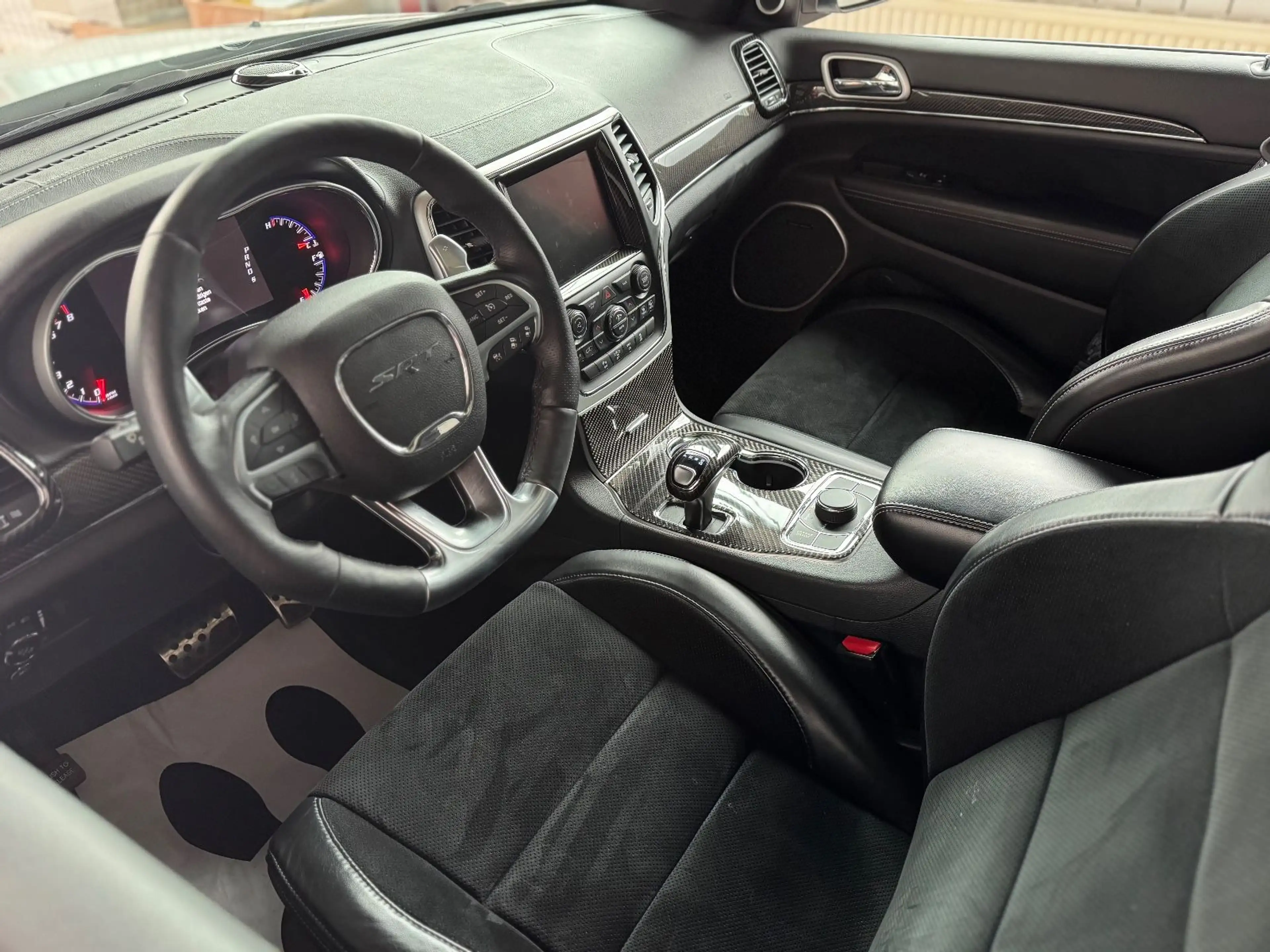 Jeep Grand Cherokee 6.4 V8 HEMI SRT/2.Hd/DVD/Kamera — photo 10