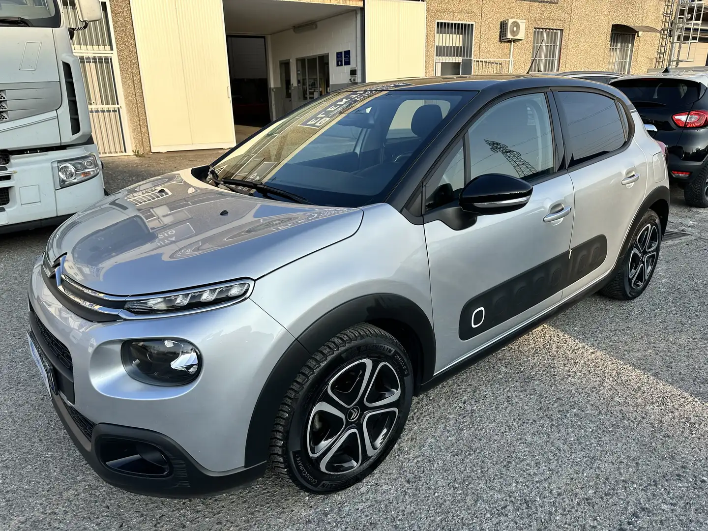 Citroen C3 1.2 puretech Shine 82cv - 2