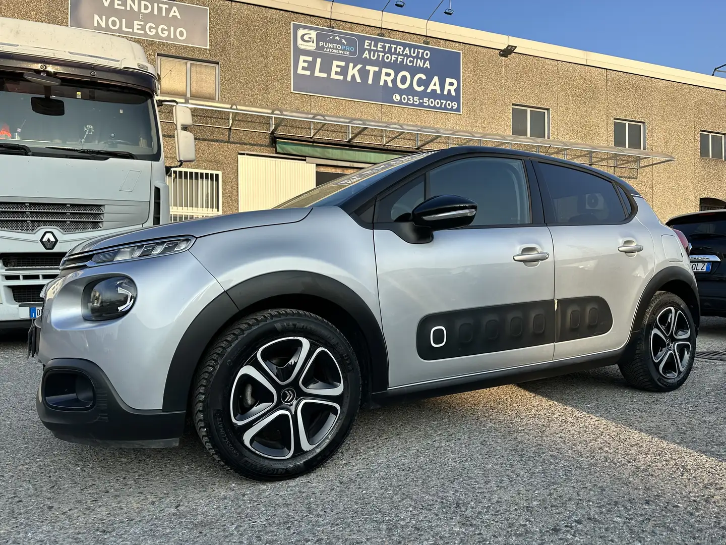 Citroen C3 1.2 puretech Shine 82cv - 1
