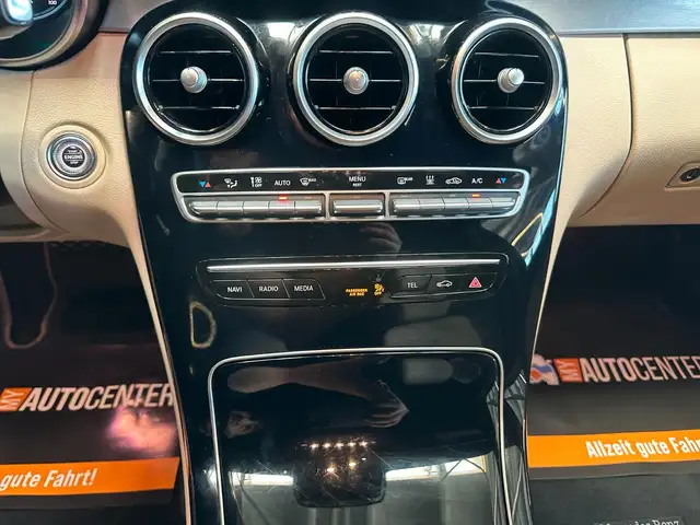 Mercedes-Benz 300 view 10