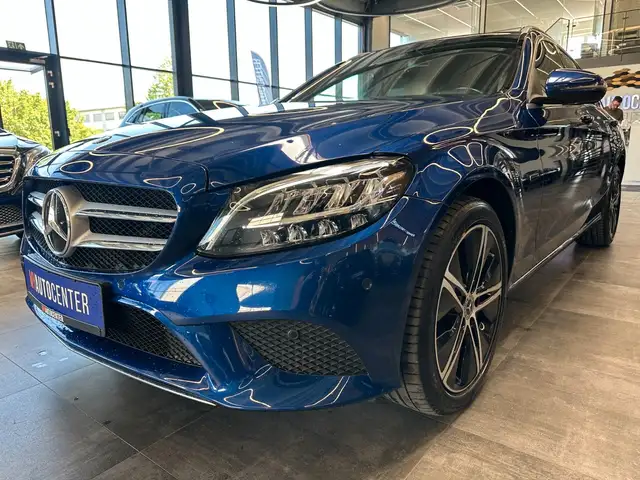 Mercedes-Benz 300 view 4