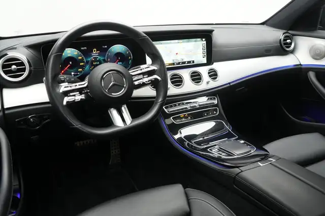 Mercedes-Benz 300 view 13