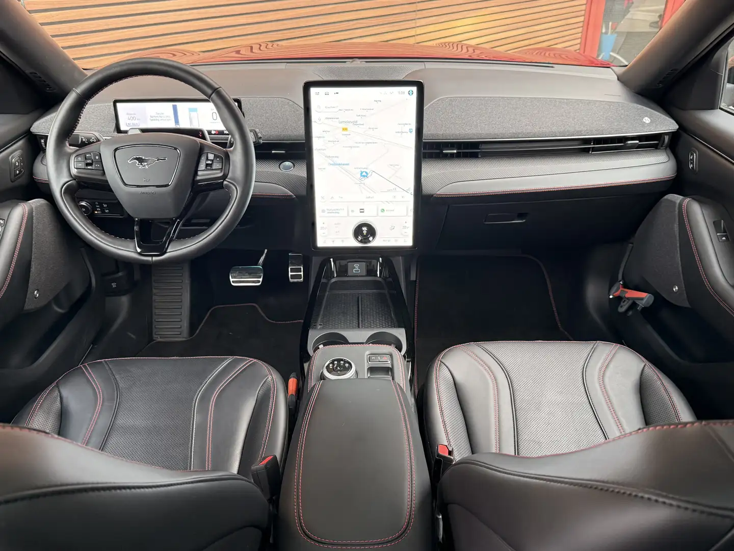 Ford Mustang Mach-E Extended AWD 98 kWh Navigatie / Panoramadak / B&O Roşu - 2