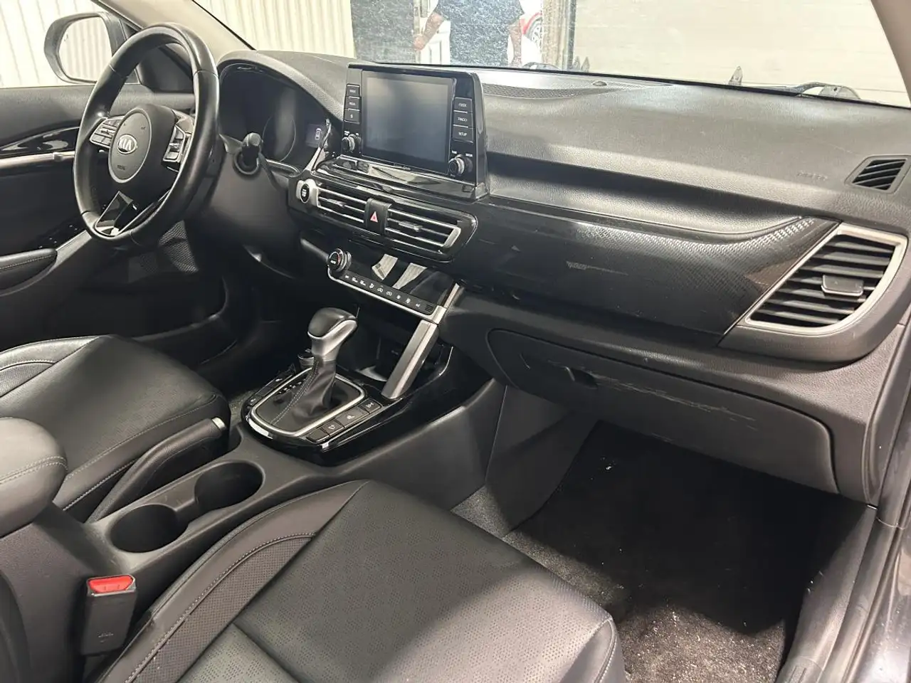 Kia Seltos снимка Kia Seltos