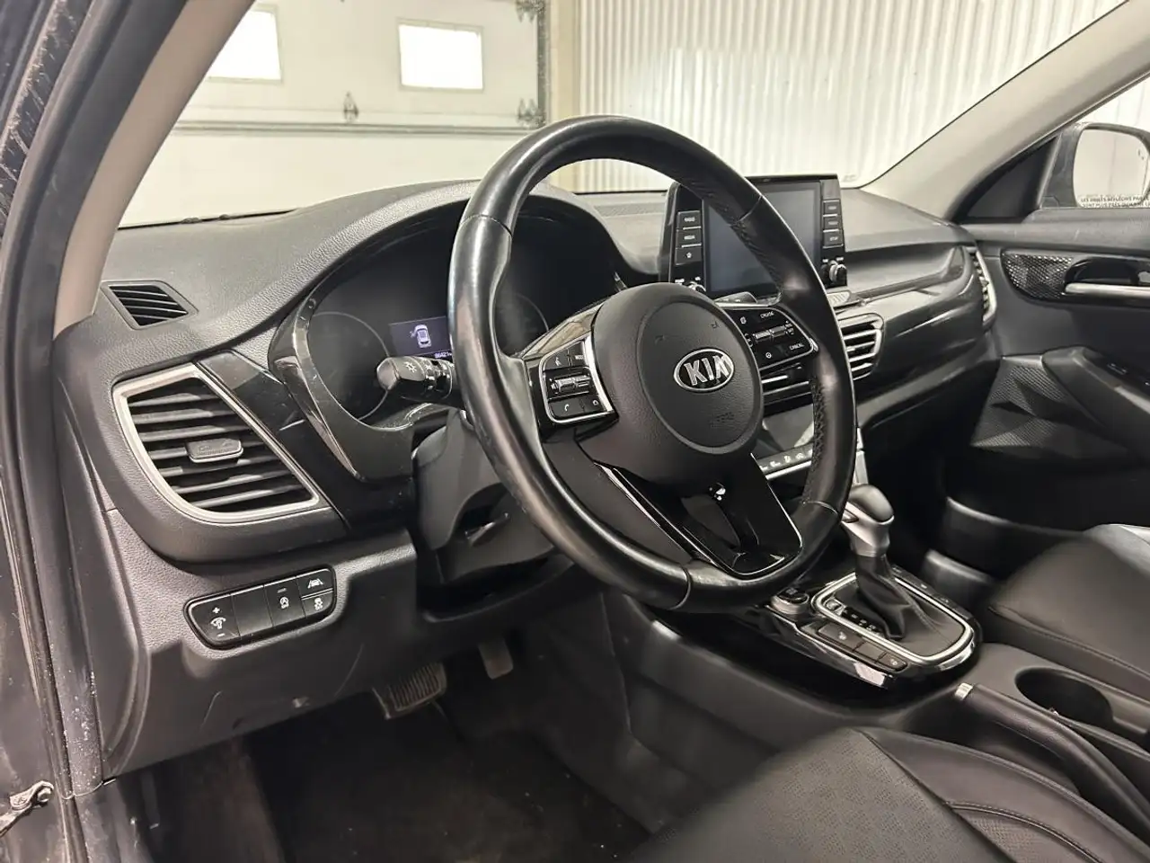 Kia Seltos снимка Kia Seltos