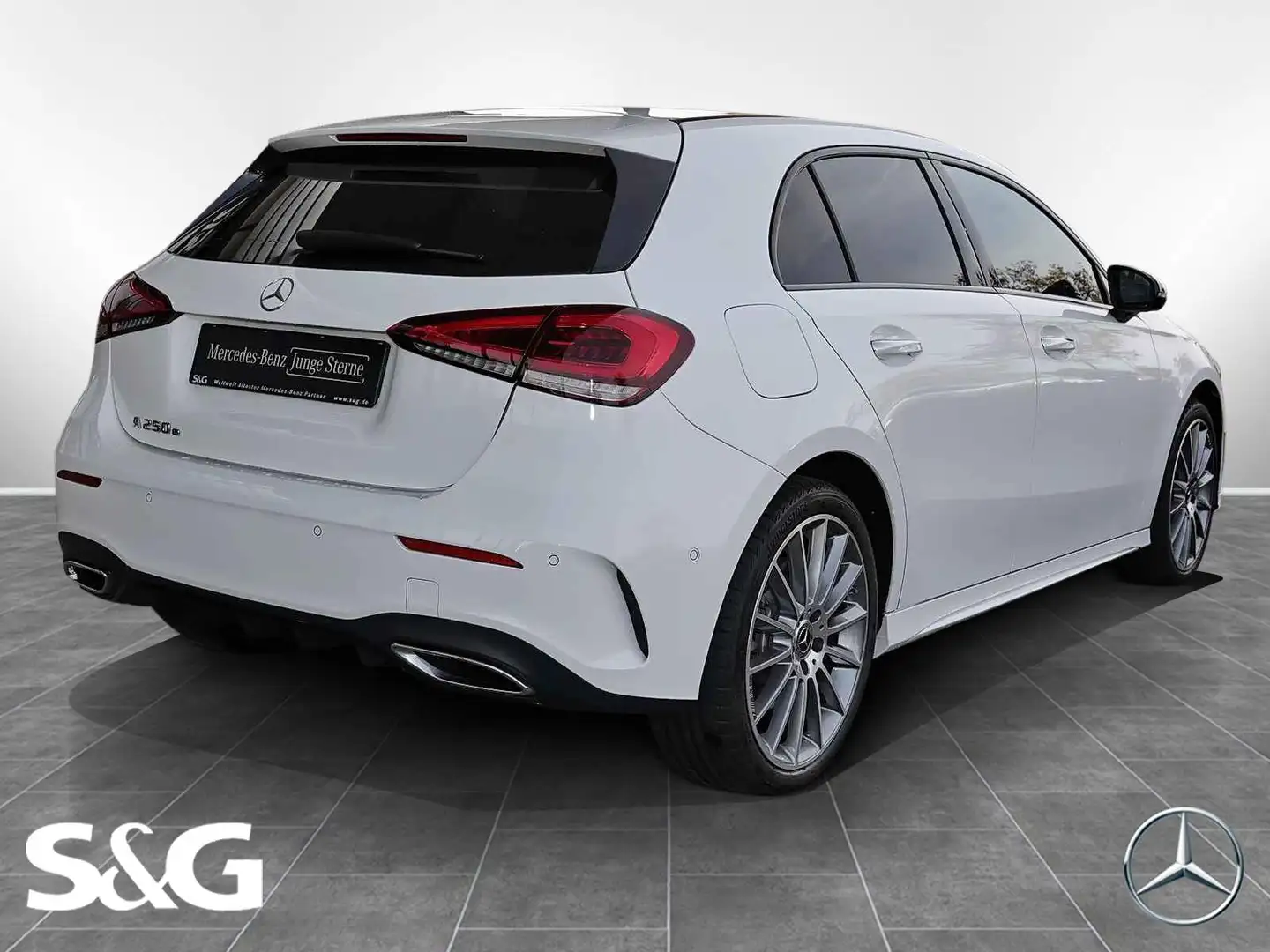 Mercedes-Benz A 250 e AMG DISTRONIC+NIGHT PAKET+CARPLAY+LED+19 Weiß - 2