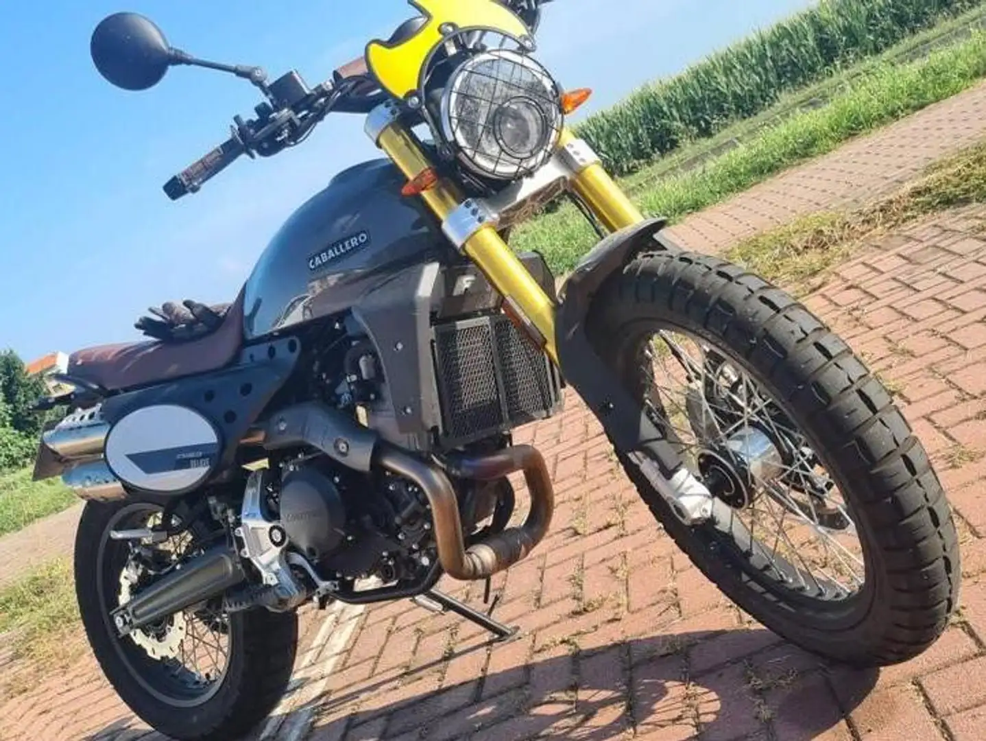 Fantic Caballero 500 Scrambler Deluxe Gri - 1
