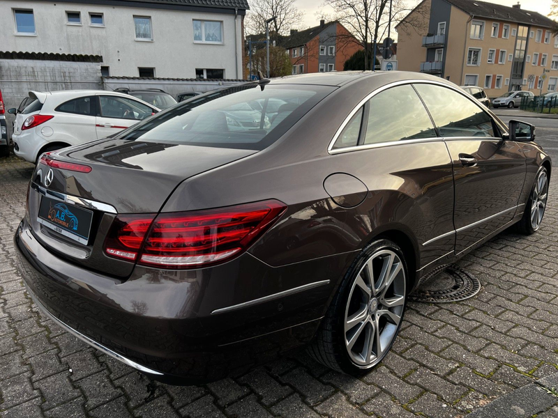 Mercedes-Benz E 350 E Coupe E 350 BlueTec / d — photo 4