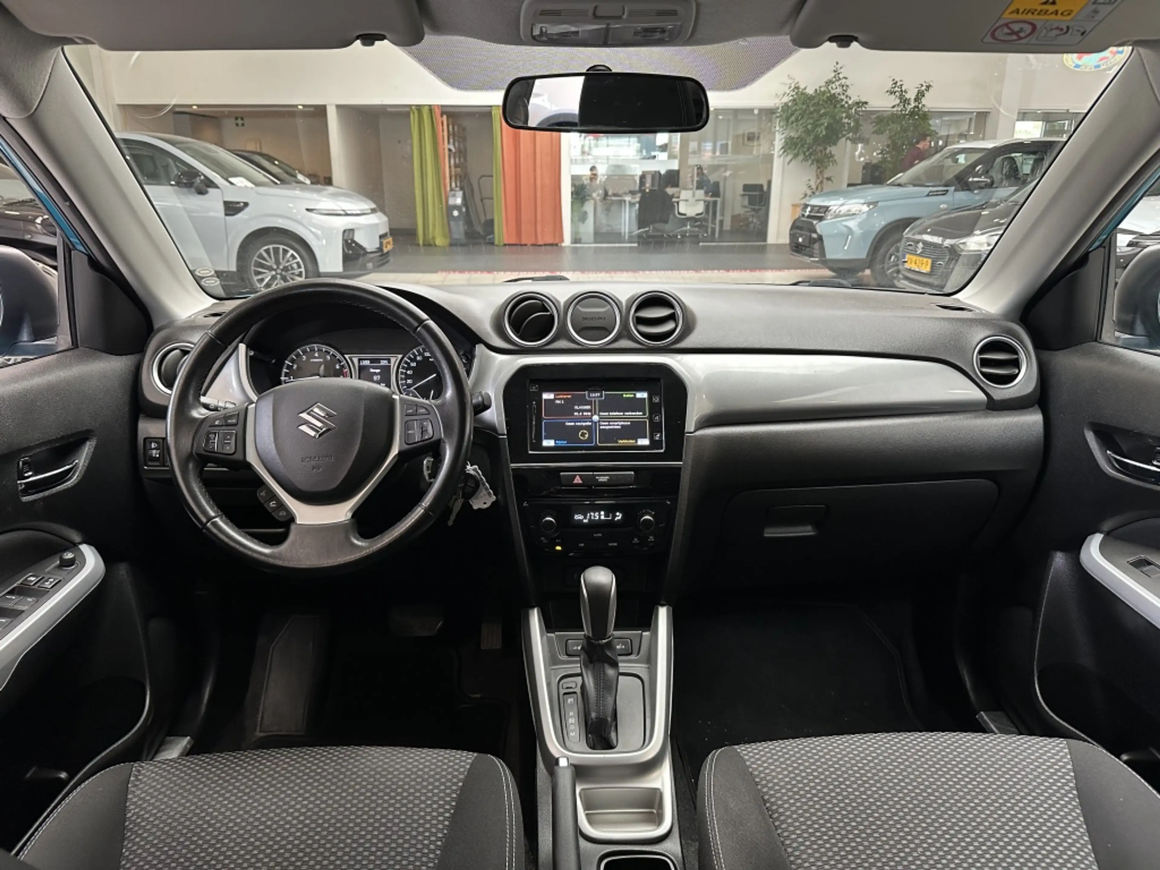 Suzuki Vitara 1.6 Exclusive [ TREKHAAK | ALL-SEASON | CAMERA | C — photo 27